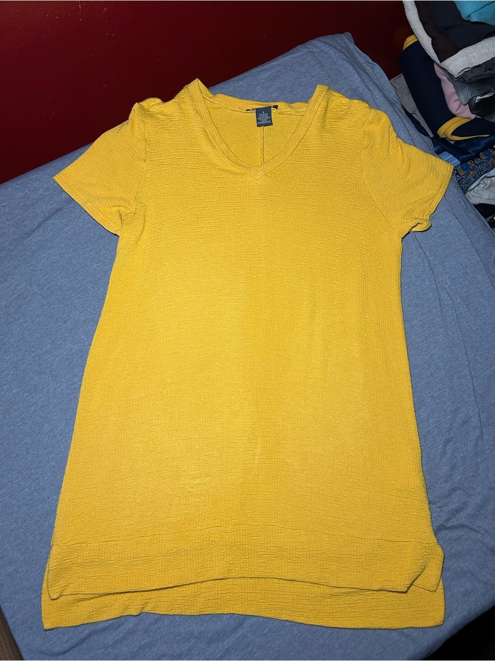 Adrianna Papell Bright Yellow V-Neck Knit Tunic